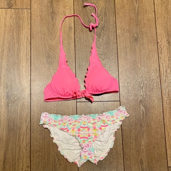 VICTORIA’S SECRET Capri Ruffle Halter Bikini Swimsuit Top in Pink│Size 34B - Picture 11 of 15